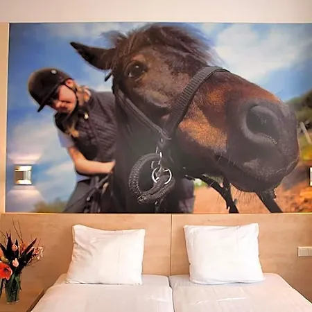 Iron Horse Hotell 3*